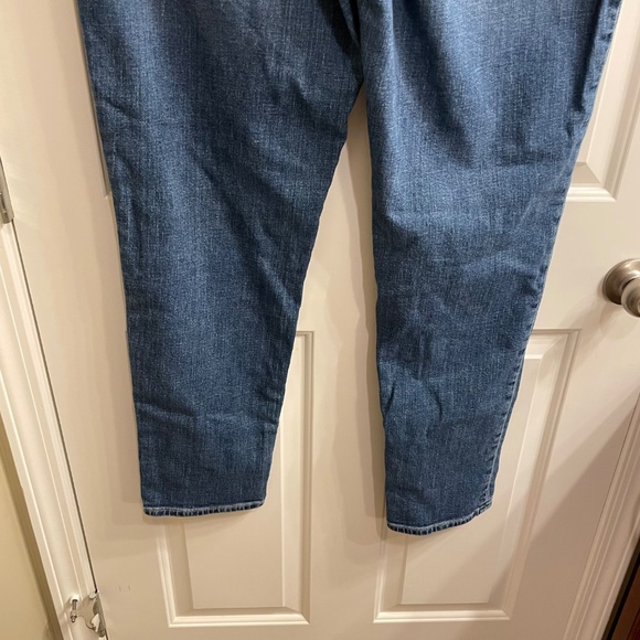 TALL Gap Women's Girlfriend Mid Rise Medium Wash Jean, Size 18 Tall - Picture 5 of 8